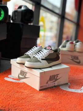 N Jordan 1 low Travis Medium Olive