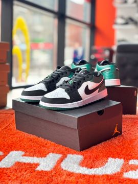 N Jordan 1 low Mystic Green
