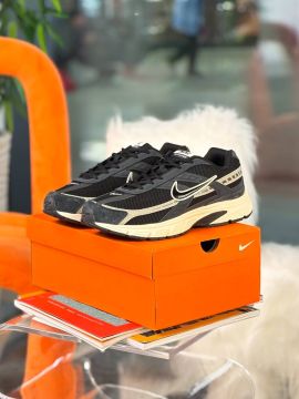 N Initiator Black White