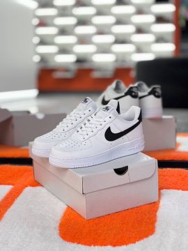 N AF 1 White Black