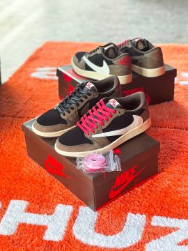 N Jordan 1 Low  Travis Dark Mocha