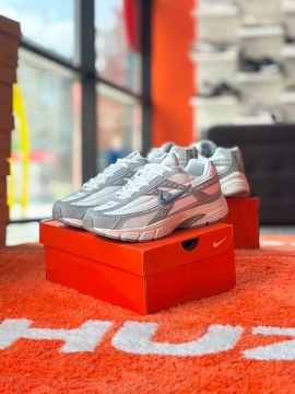 N Initiator light smoke gray