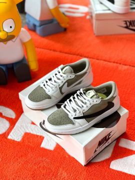 N Jordan 1 low Travis Golf