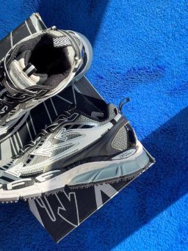 OFF-WHITE Be Right Back