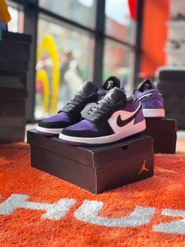 N Jordan 1 low Court purple