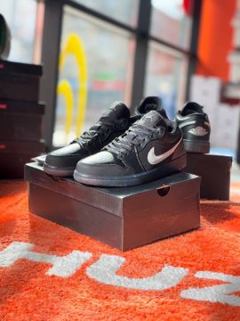 N Jordan 1 low Black